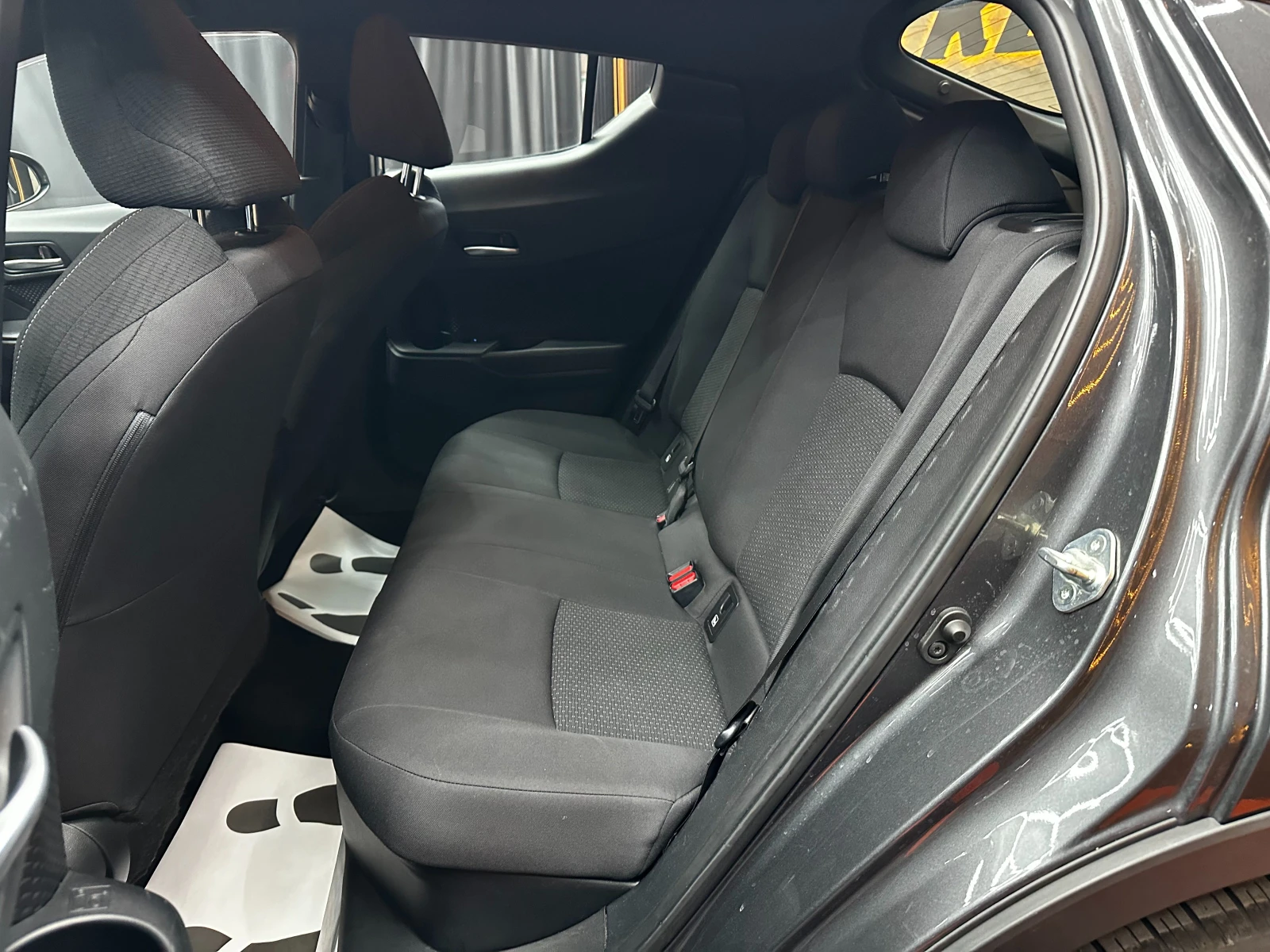 Toyota C-HR 1.8 hybrid/64000��!/�������� 6 ���! | Mobile.bg � ����������� 8