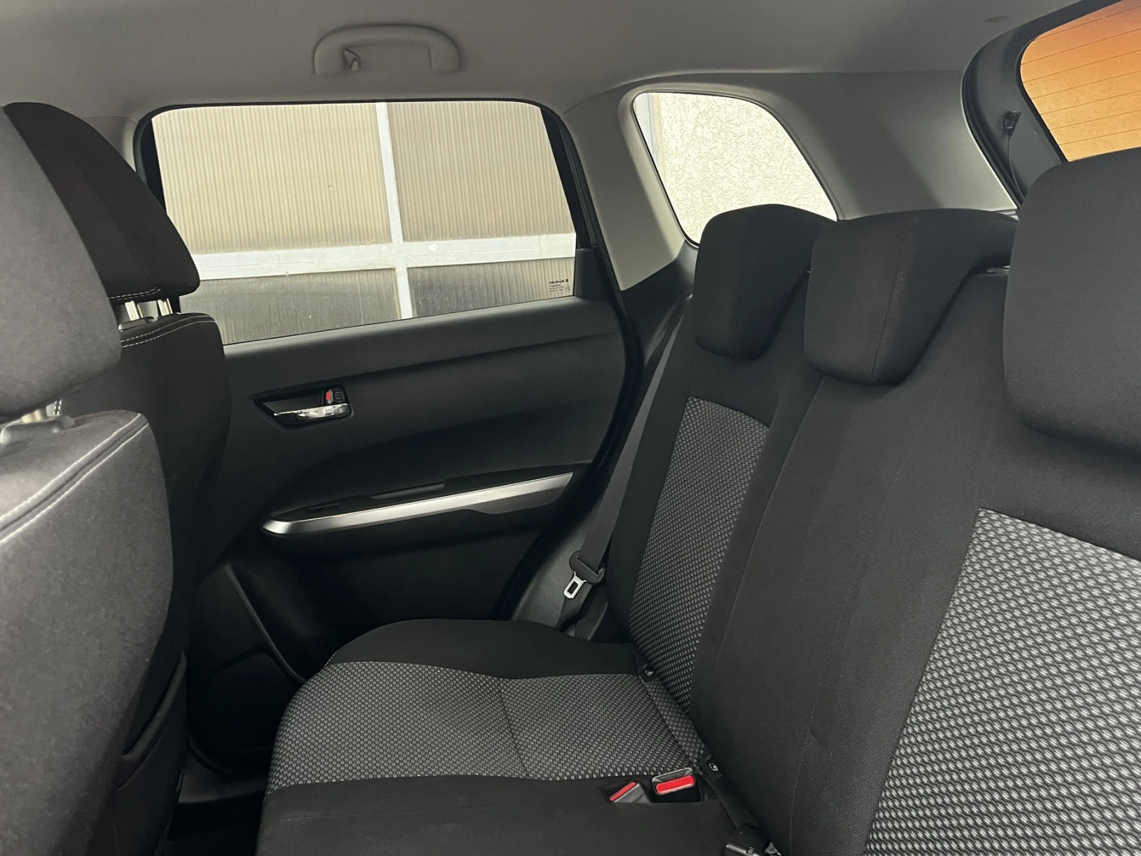 Suzuki Vitara 1.4i-4X4-Hybrid Generation, снимка 9 - Автомобили и джипове - 56730260