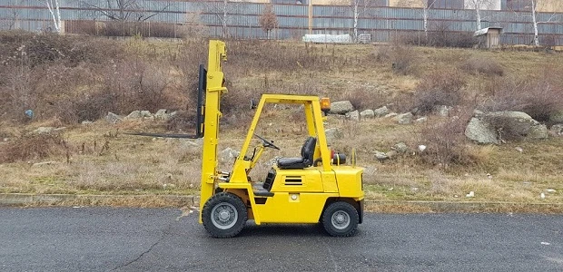 Мотокар Komatsu  FD 25-7, снимка 4 - Индустриална техника - 49111570