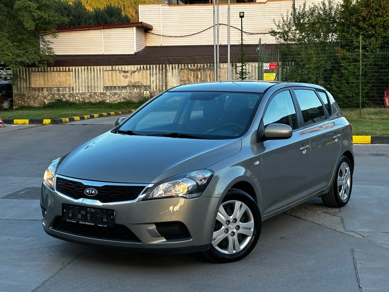 Kia Ceed МНОГО ЗАПАЗЕНА!, снимка 1 - Автомобили и джипове - 47369617