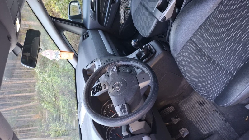 Opel Zafira, снимка 7 - Автомобили и джипове - 52264352