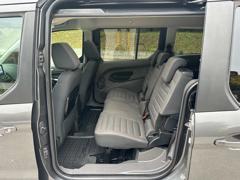 Ford Tourneo Connect Grand* 1.5D* Automatic* KeyLess Go* Navi* 6+ 1, снимка 11 - Автомобили и джипове - 52336236