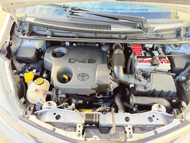 Toyota Yaris 1.4d4d * 150 000km* NAVI* UNIKAT* , снимка 17 - Автомобили и джипове - 52396696