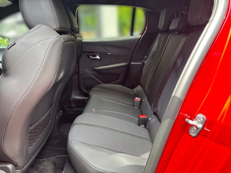 Peugeot 208 GT/156HP/CARPLAY/CAM/L.ASS/LED/DAB/BSA/AMBI/952f, снимка 13 - Автомобили и джипове - 52693915