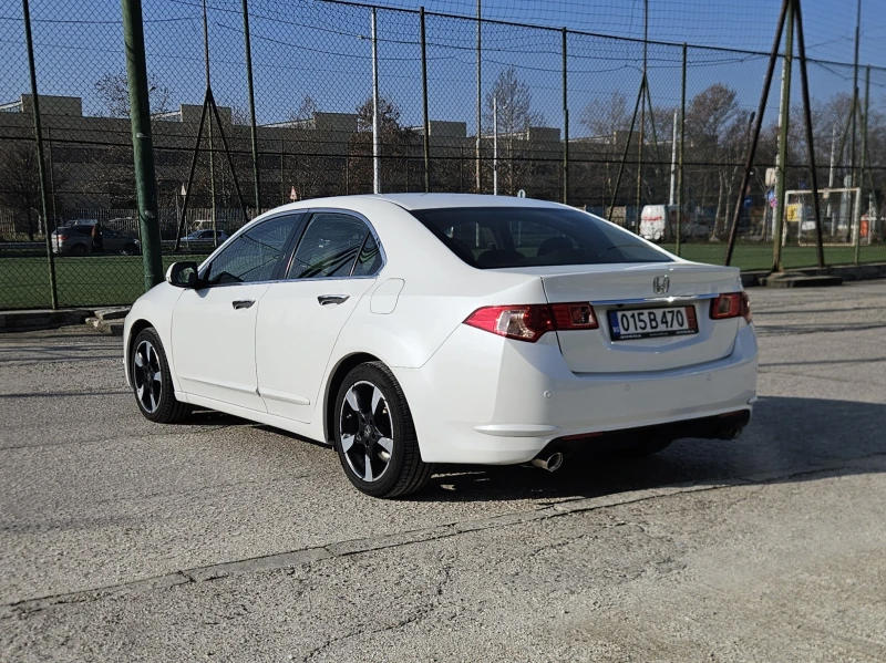 Honda Accord 2.4i-VTEC Facelift Navi * TUV 11.2026, снимка 7 - Автомобили и джипове - 52802796