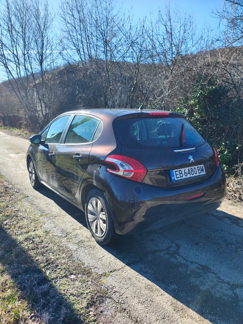 Peugeot 208, снимка 8 - Автомобили и джипове - 53307342