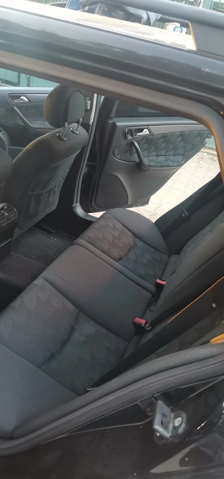Mercedes-Benz C 270, снимка 12 - Автомобили и джипове - 54683040
