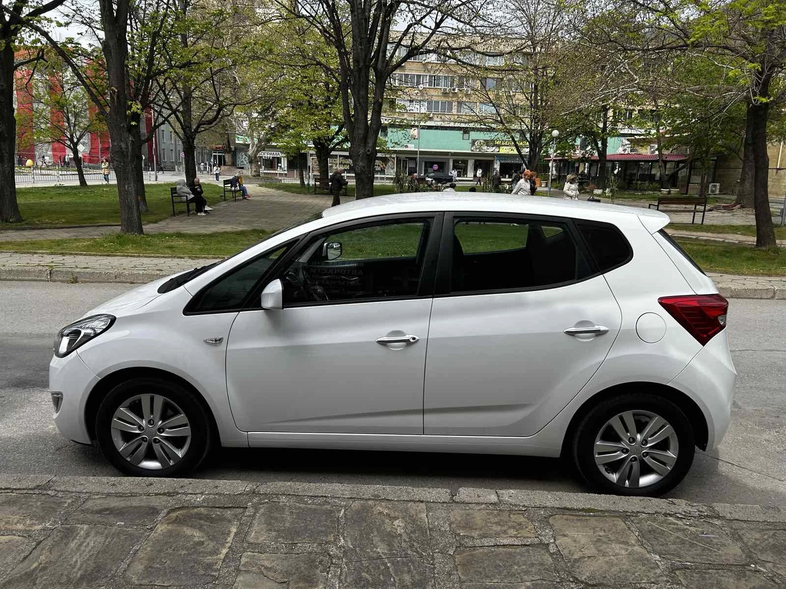 Hyundai Ix20  - изображение 2