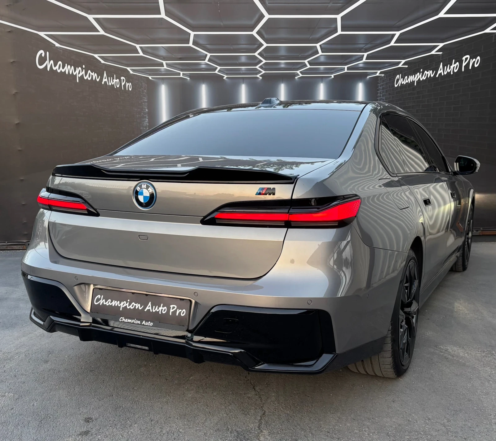 BMW i7 M-Packet xDrive60 TV-FULL - изображение 6