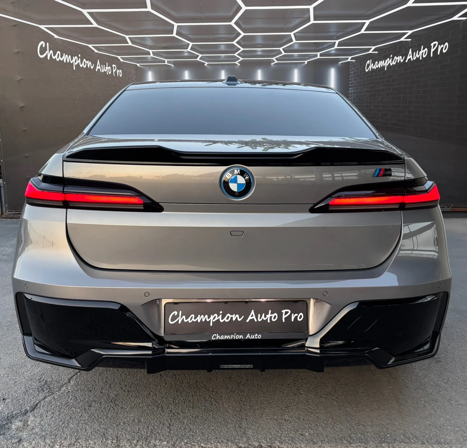 BMW i7 M-Packet xDrive60 TV-FULL - изображение 5