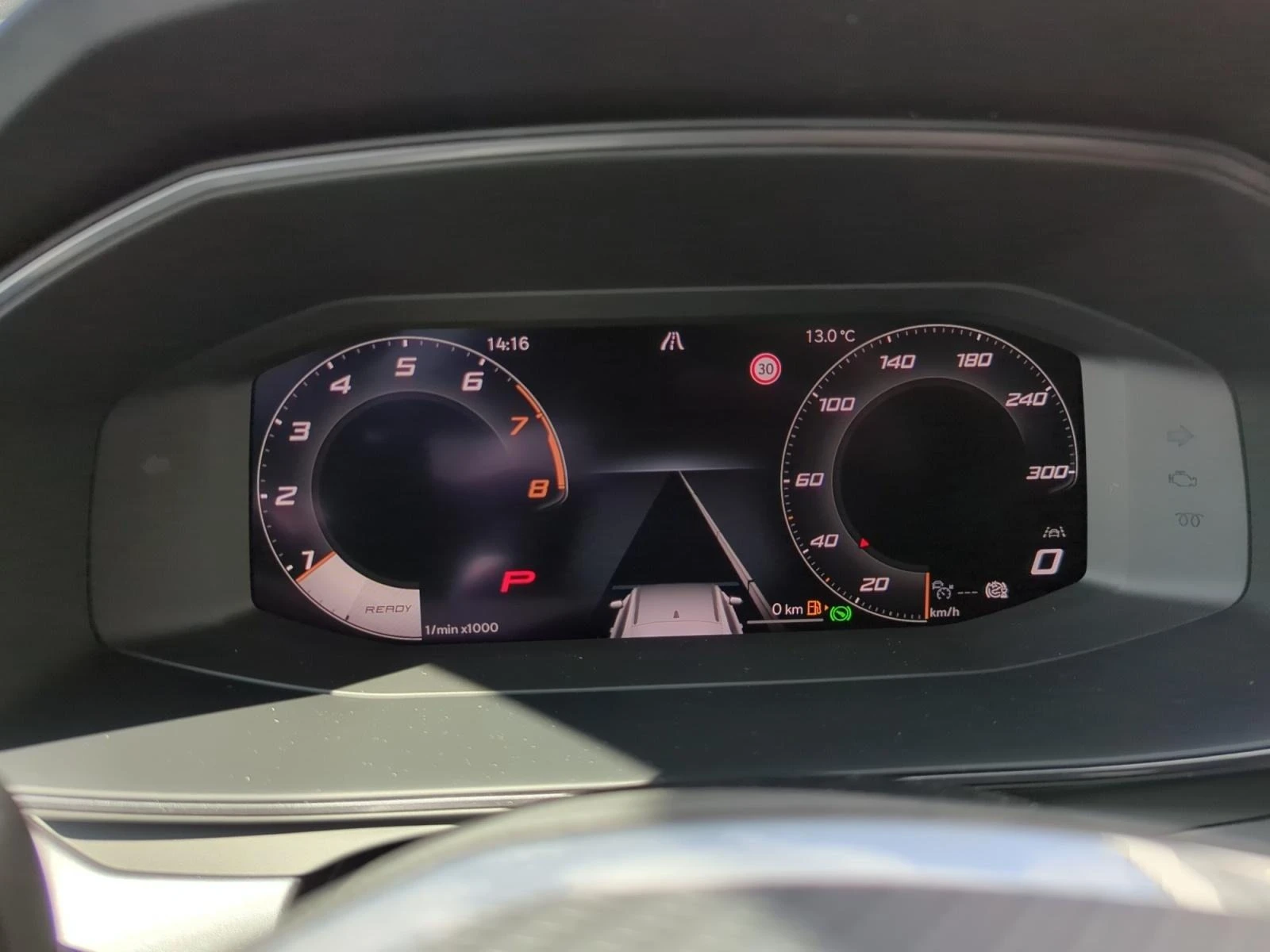 Cupra Formentor VZ* FACE* 4x4* PANO* DISTR* KEYLESS* CAMERA* CARPL - изображение 6
