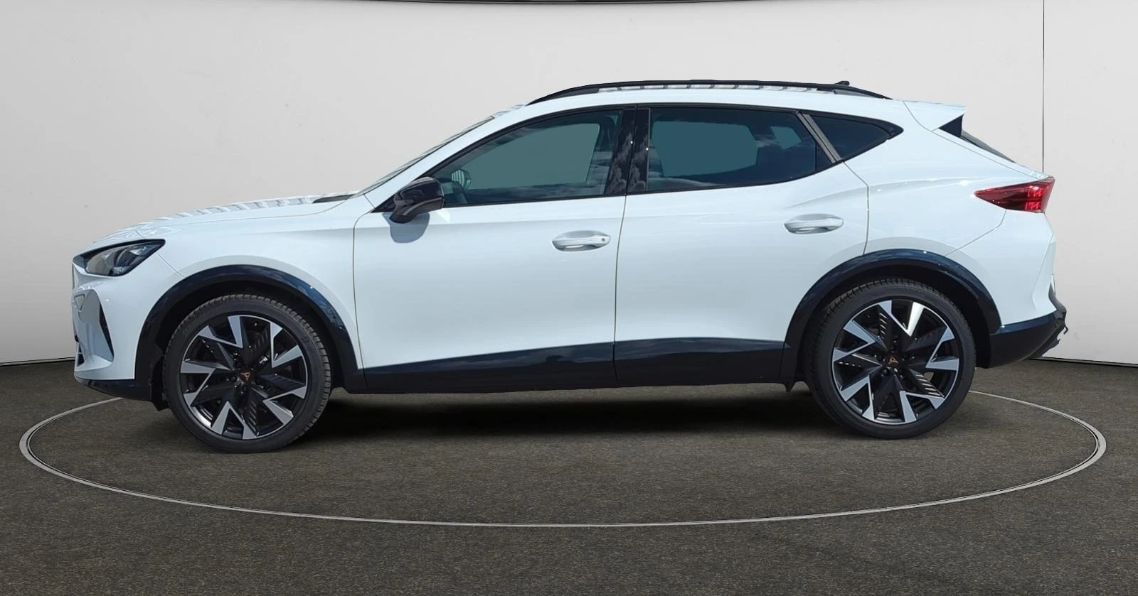 Cupra Formentor VZ* FACE* 4x4* PANO* DISTR* KEYLESS* CAMERA* CARPL - изображение 3