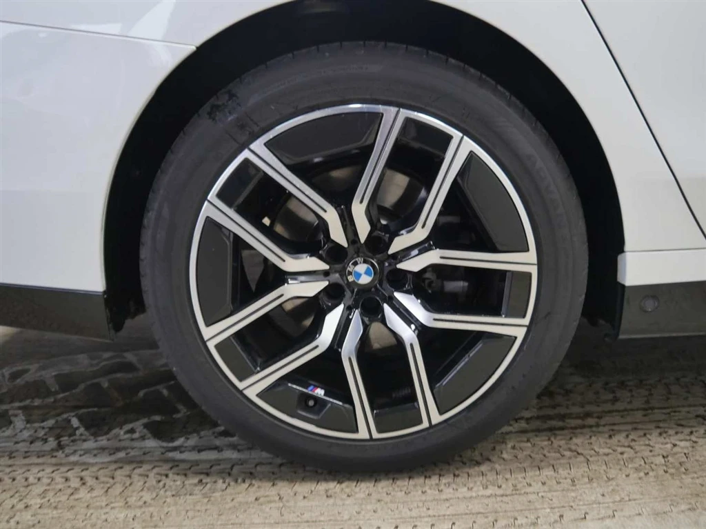 BMW 740 xDrive  | Mobile.bg   5