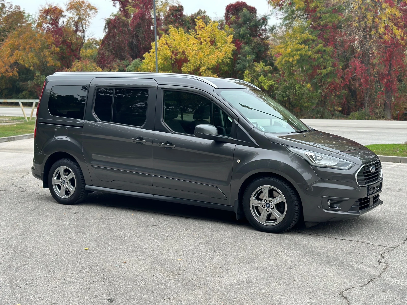 Ford Tourneo Connect Grand* 1.5D* Automatic* KeyLess Go* Navi* 6+ 1 - изображение 6