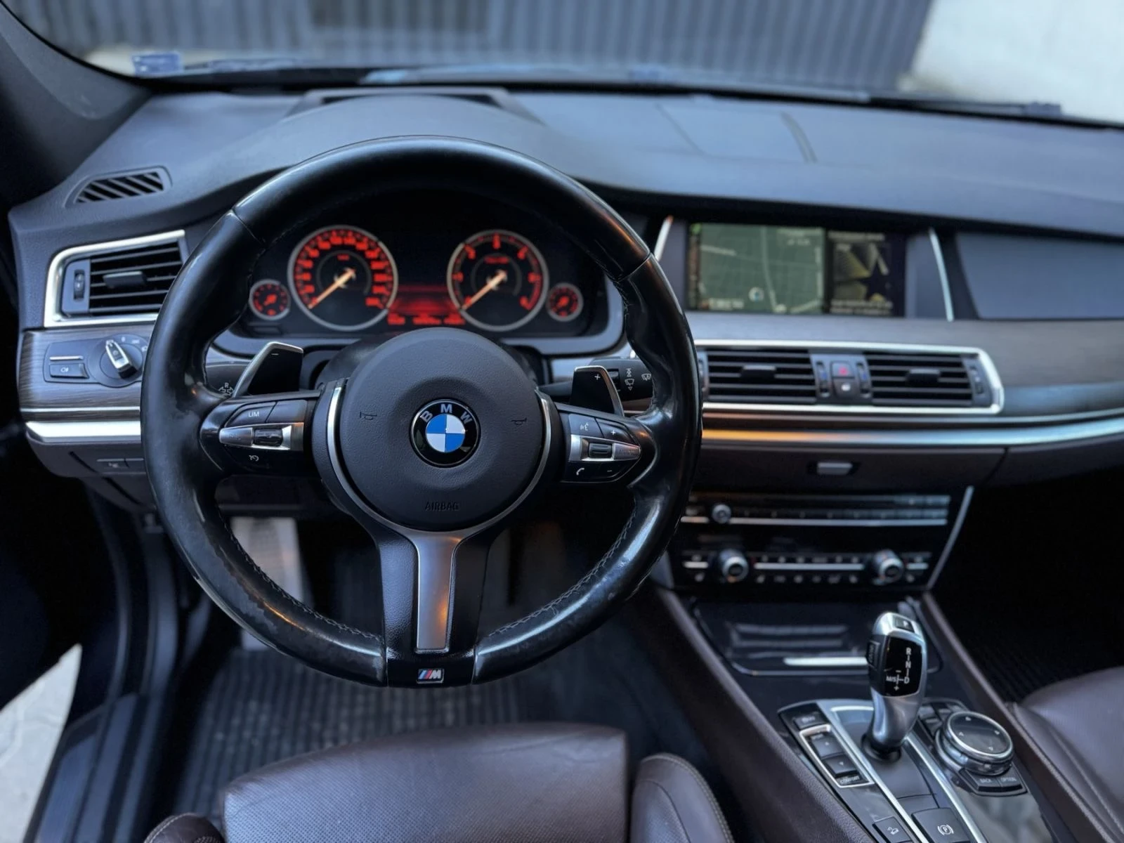 BMW 5 Gran Turismo 530D xDrive - изображение 7