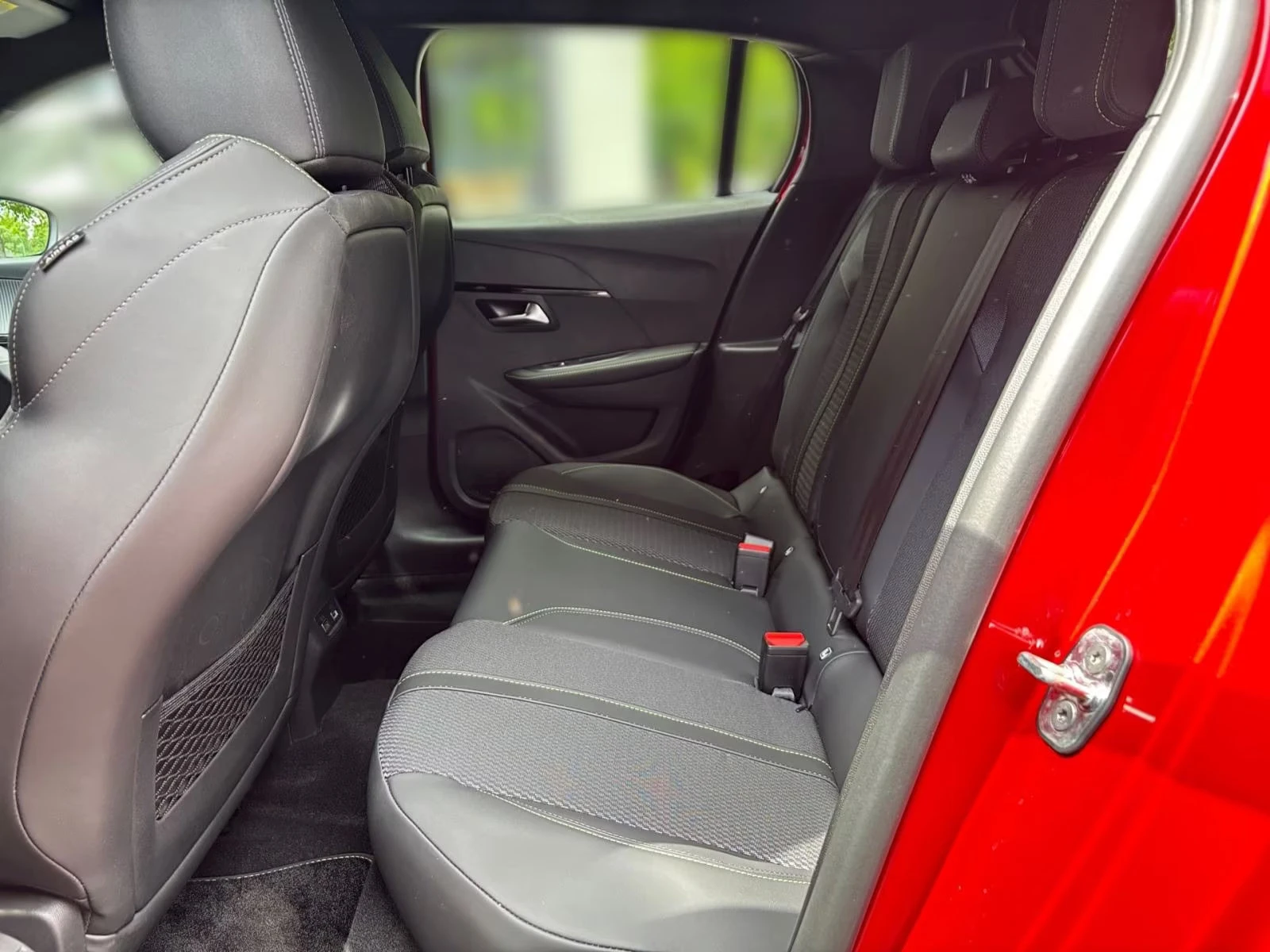 Peugeot 208 GT/156HP/CARPLAY/CAM/L.ASS/LED/DAB/BSA/AMBI/952f | Mobile.bg � ����������� 13