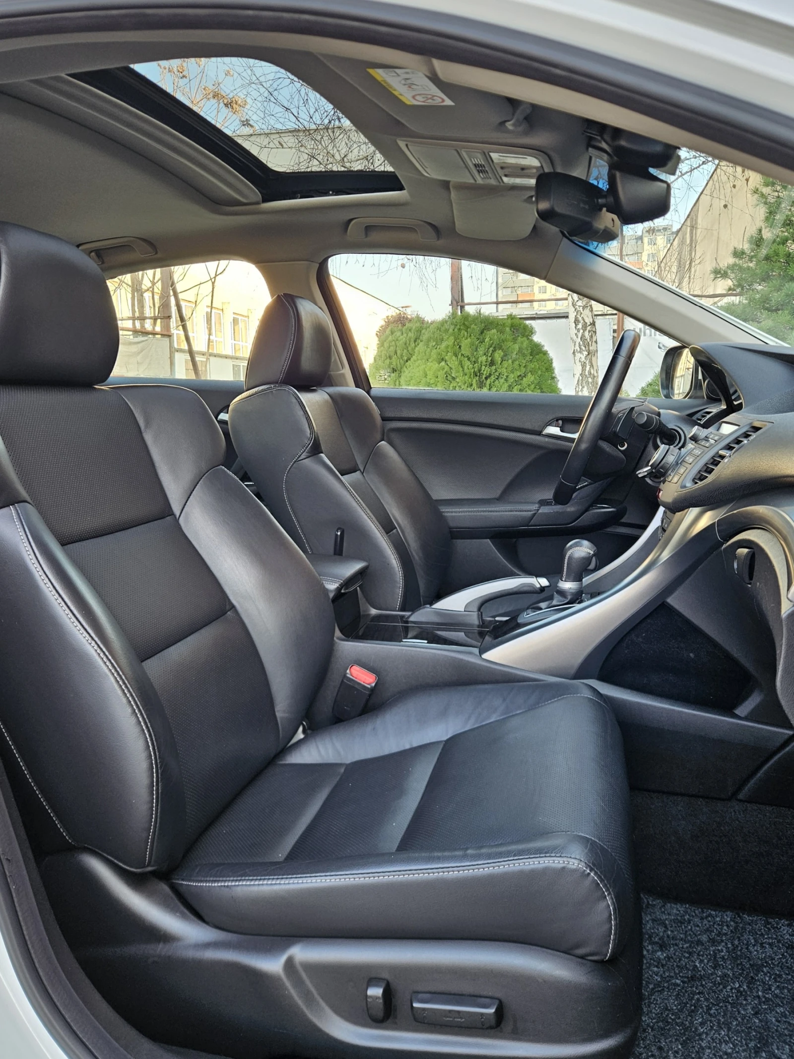 Honda Accord 2.4i-VTEC Facelift Navi * TUV 11.2026 | Mobile.bg � ����������� 14