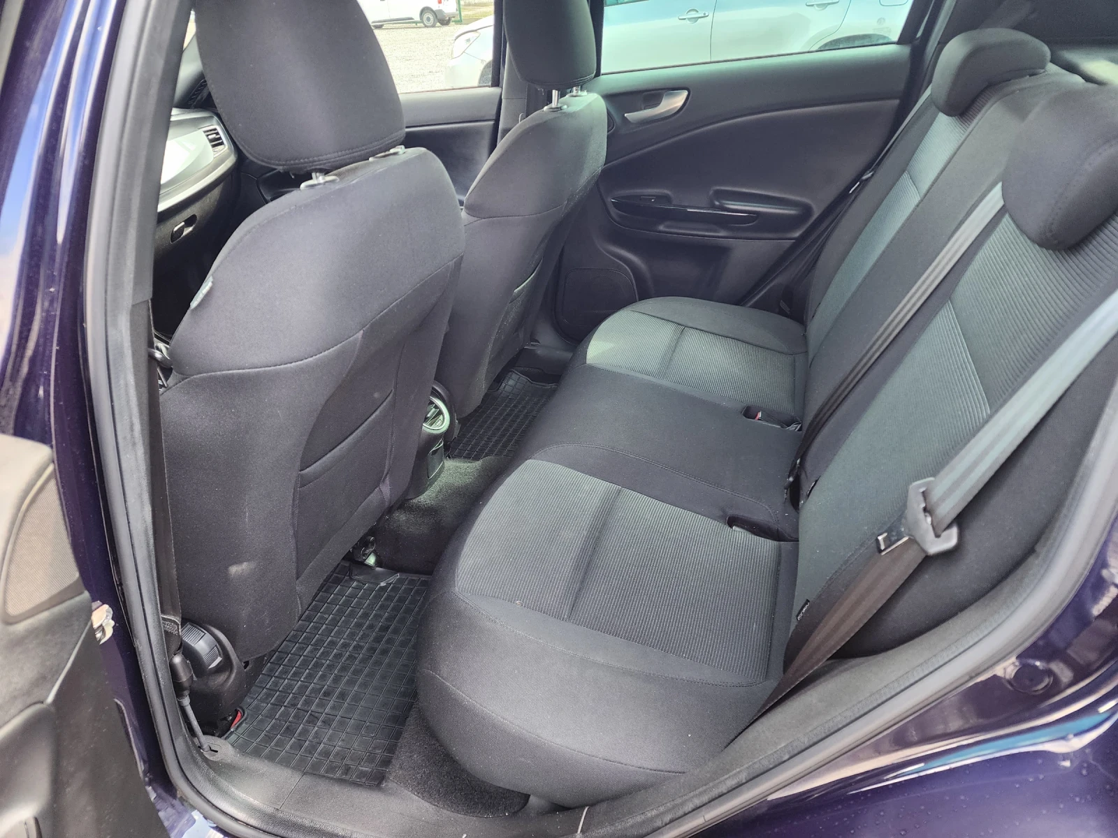 Alfa Romeo Giulietta  1.4 Turbo (120 к.с.) -ГАЗ-Навигация-Топ състояние, снимка 10 - Автомобили и джипове - 53759859