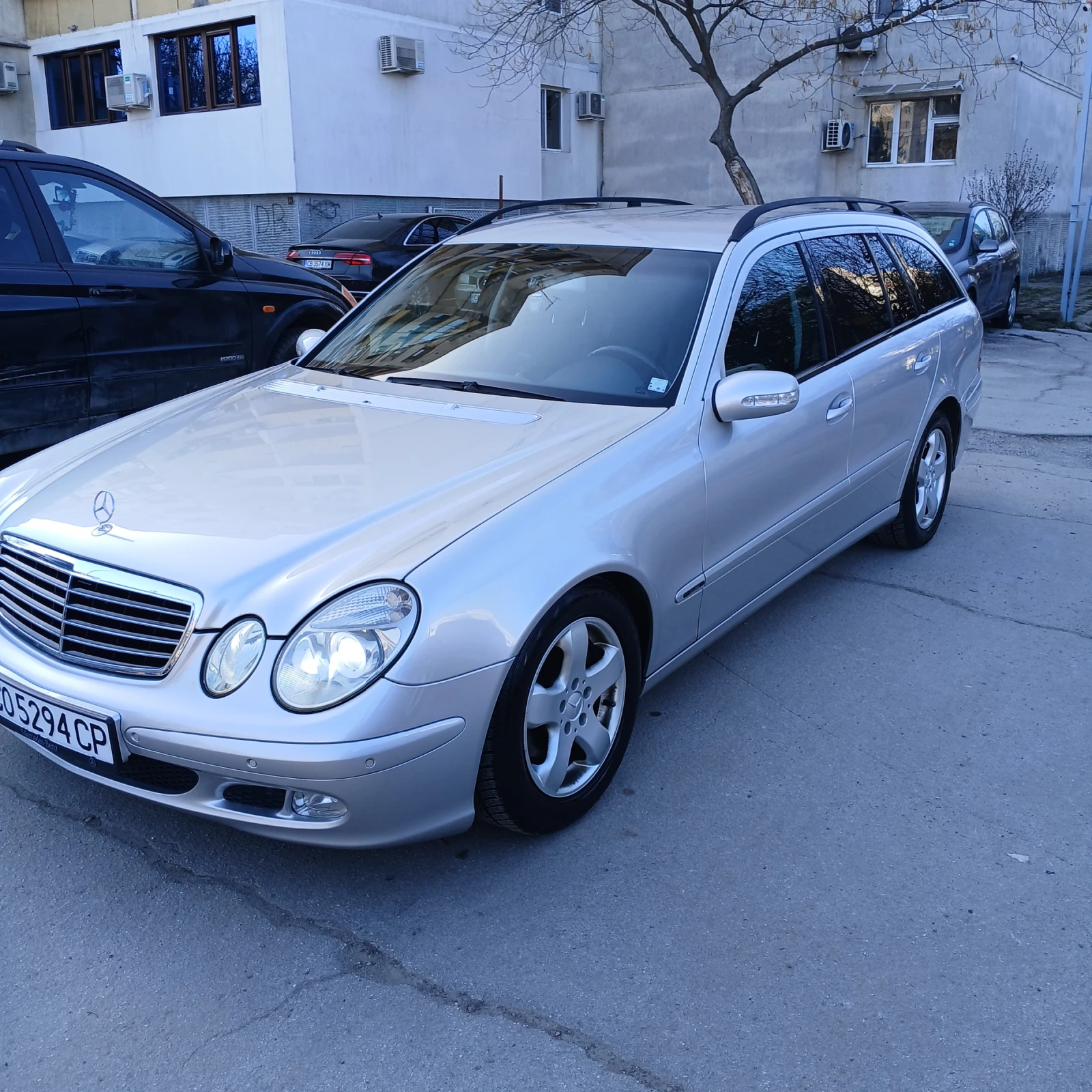 Mercedes-Benz E 220 АВТОМАТИК , снимка 3 - Автомобили и джипове - 53887574