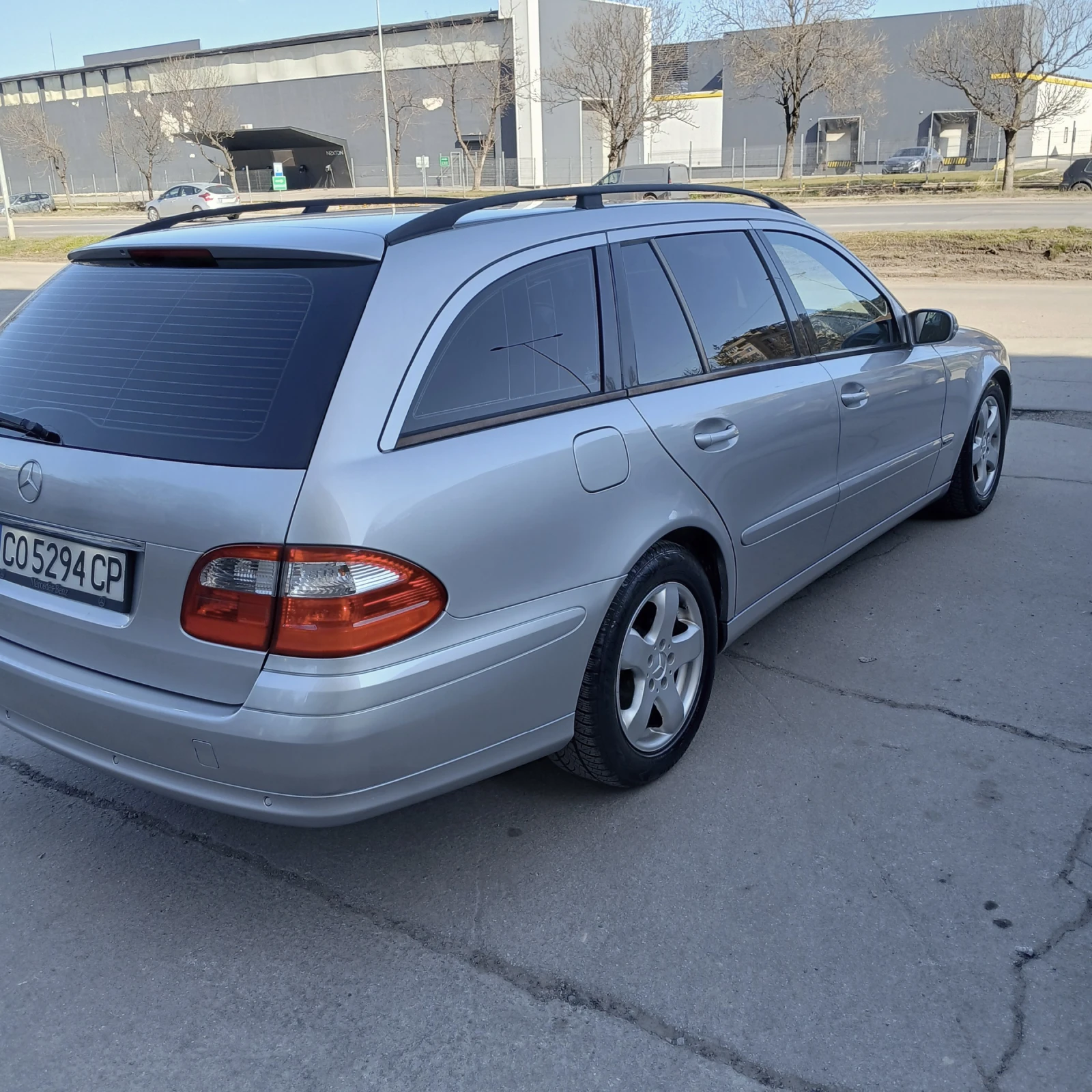 Mercedes-Benz E 220 АВТОМАТИК , снимка 4 - Автомобили и джипове - 53887574