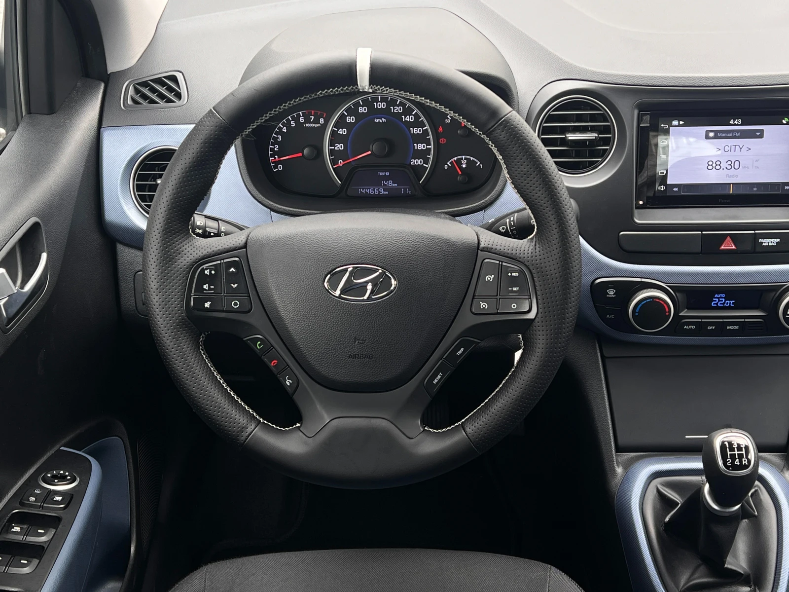 Hyundai I10 1.0i EURO5 НАПЪЛНО ОБСЛУЖЕН, снимка 8 - Автомобили и джипове - 54045503