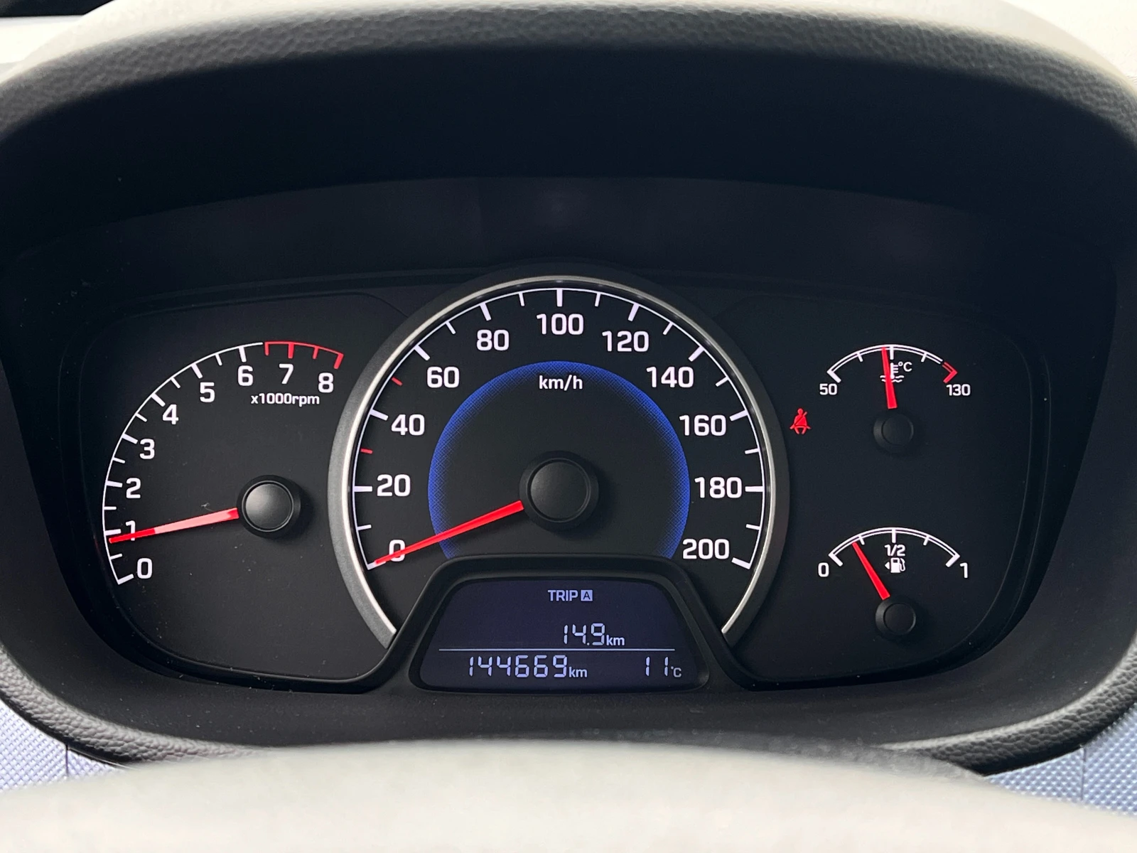 Hyundai I10 1.0i EURO5 НАПЪЛНО ОБСЛУЖЕН, снимка 15 - Автомобили и джипове - 54045503