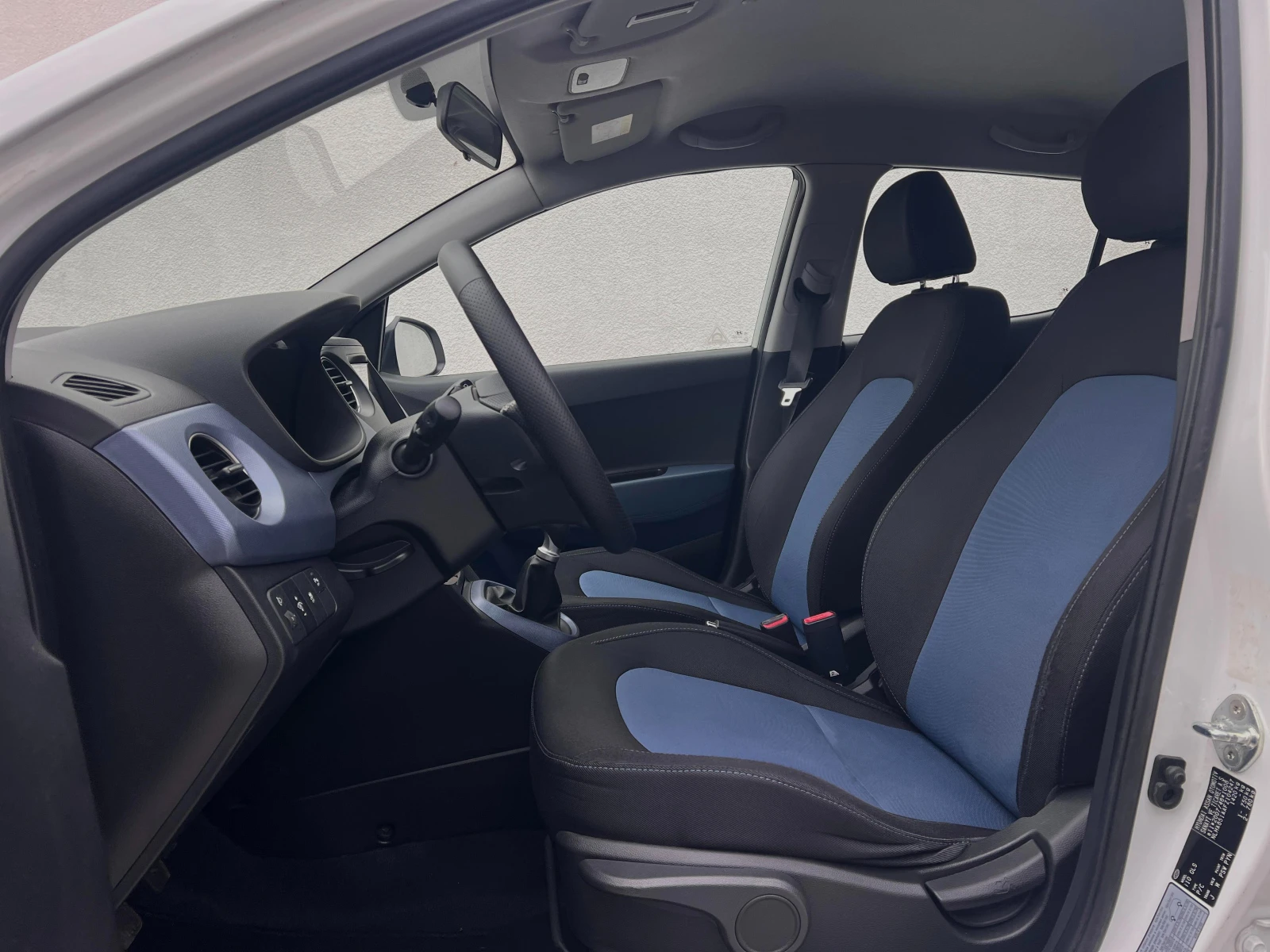 Hyundai I10 1.0i EURO5 НАПЪЛНО ОБСЛУЖЕН, снимка 11 - Автомобили и джипове - 54045503