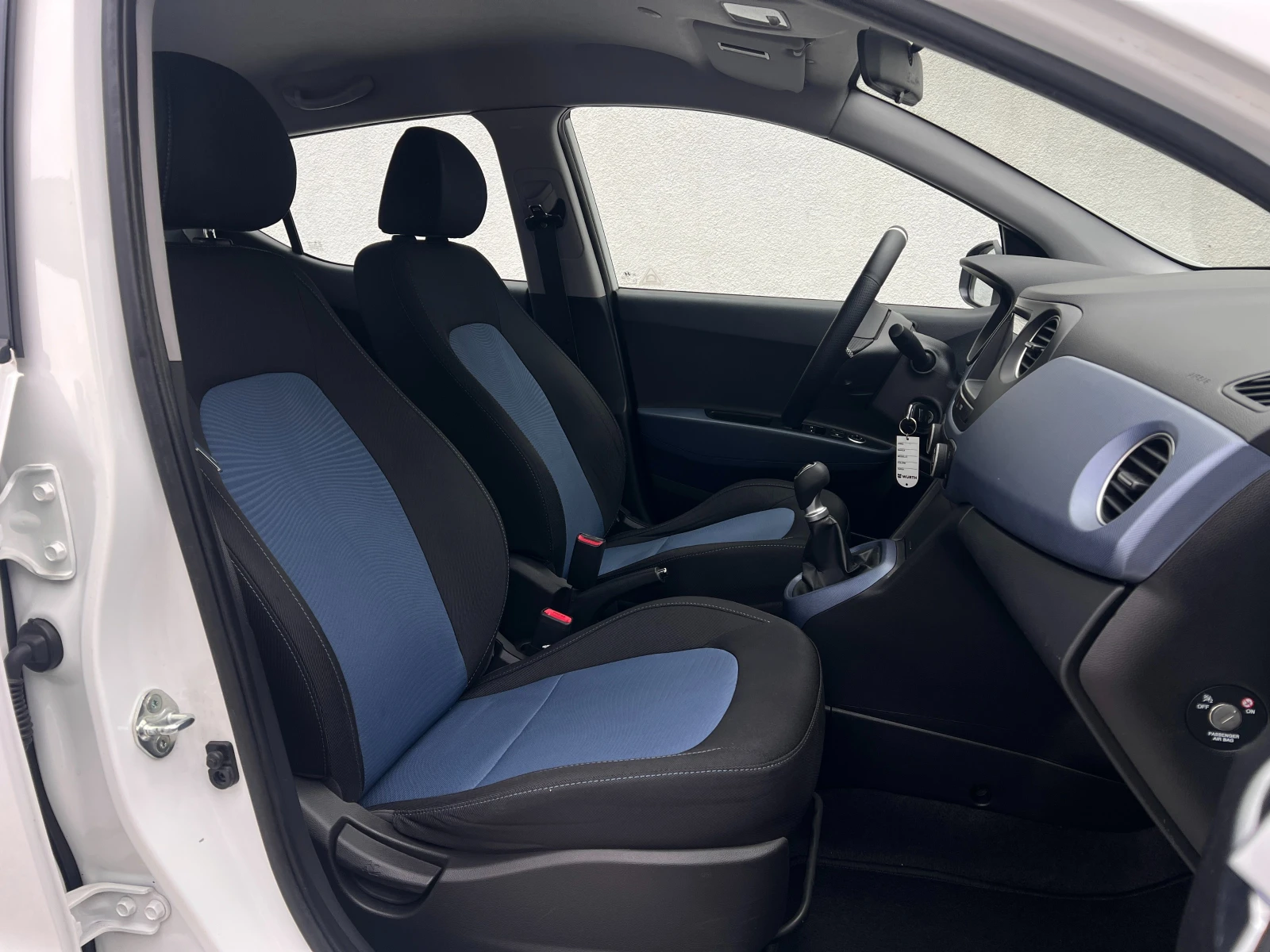 Hyundai I10 1.0i EURO5 НАПЪЛНО ОБСЛУЖЕН, снимка 10 - Автомобили и джипове - 54045503