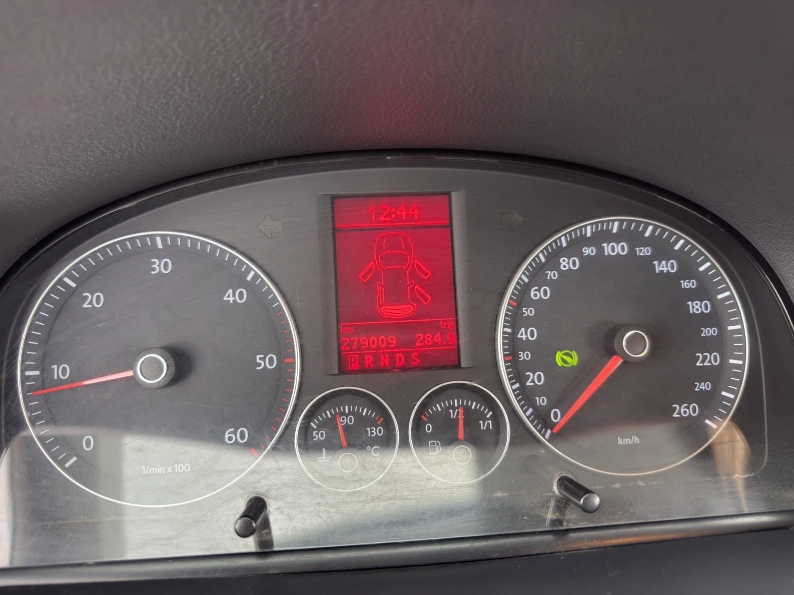 VW Touran, снимка 10 - Автомобили и джипове - 54083604