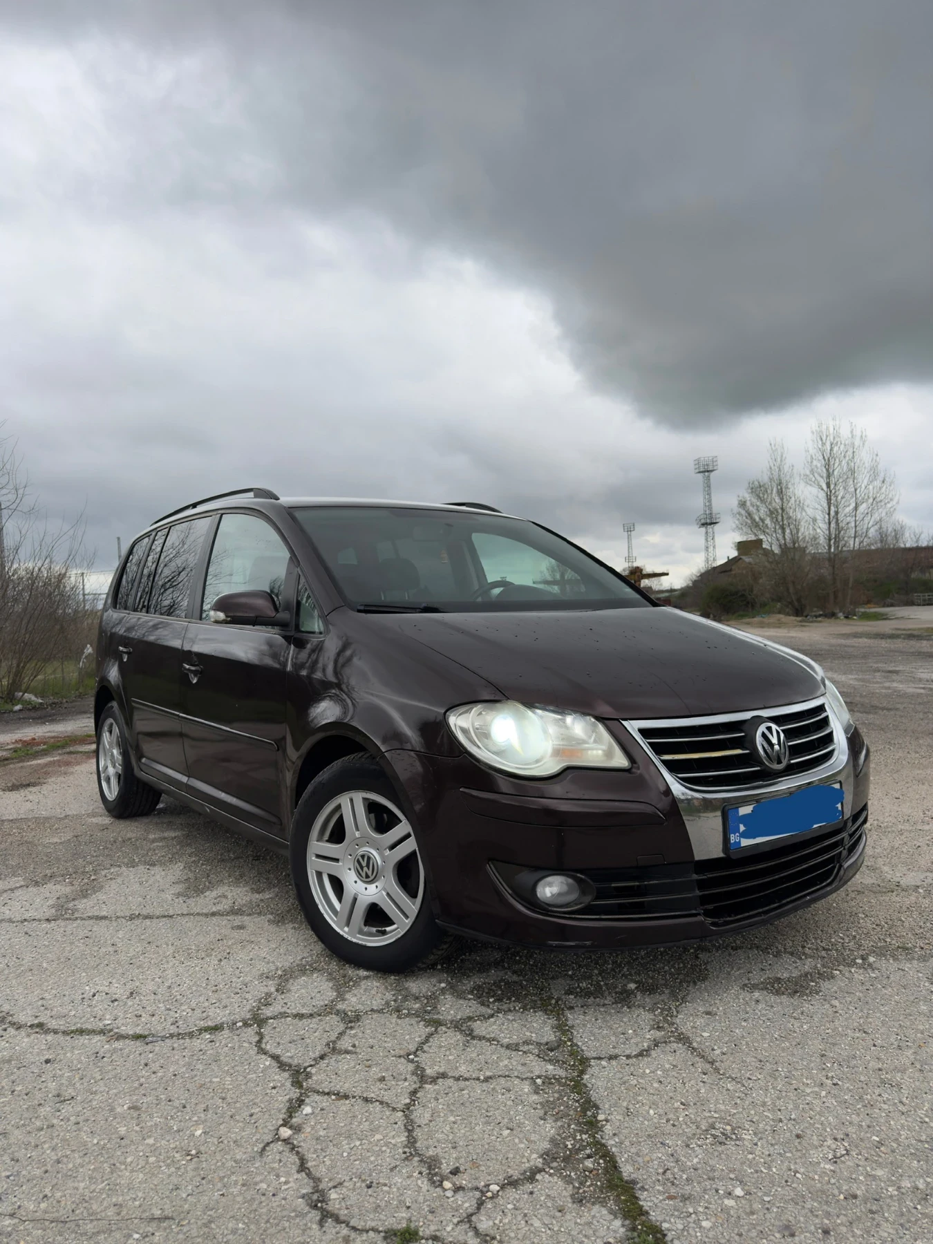 VW Touran, снимка 2 - Автомобили и джипове - 54083604