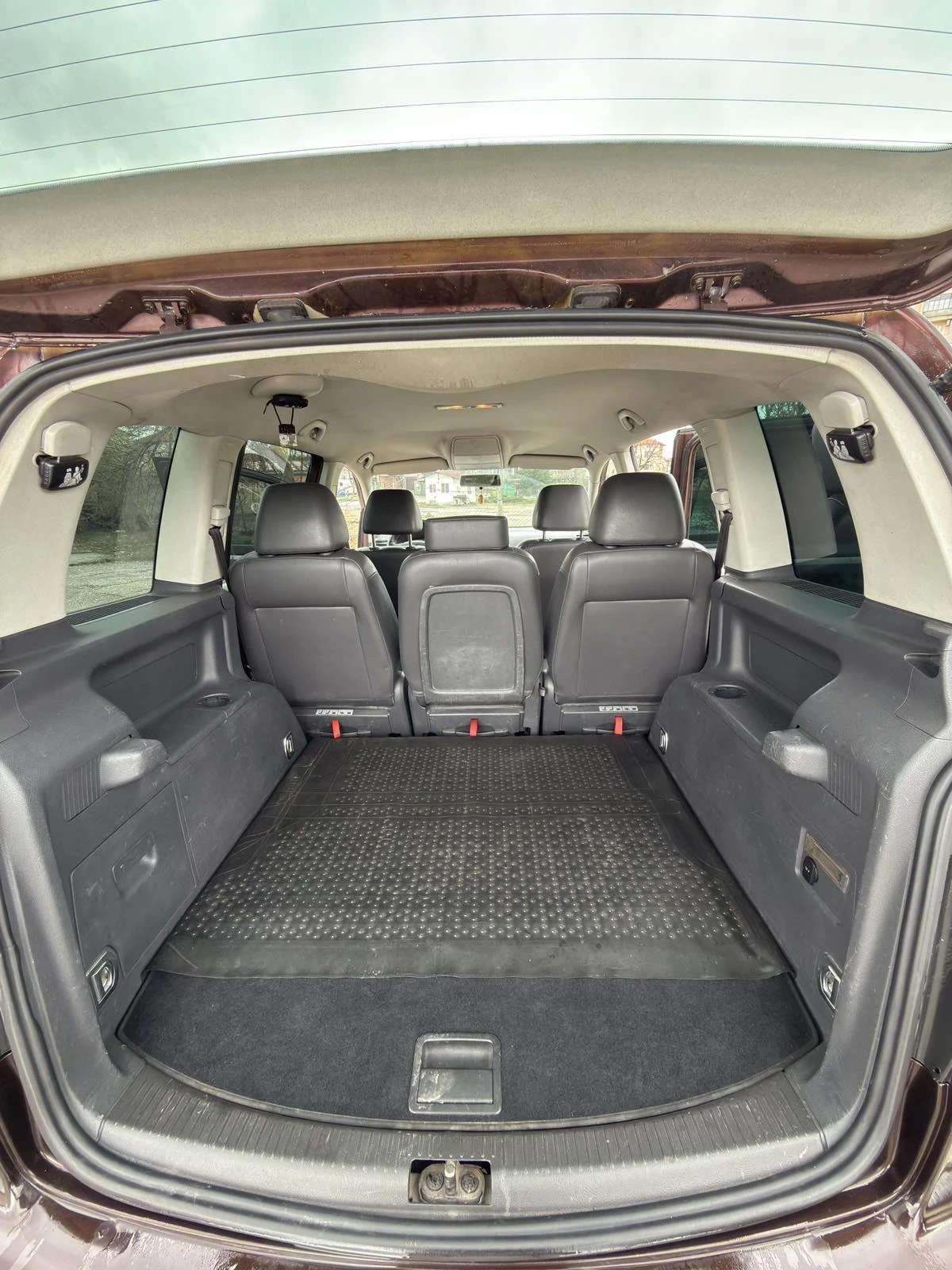 VW Touran, снимка 13 - Автомобили и джипове - 54083604