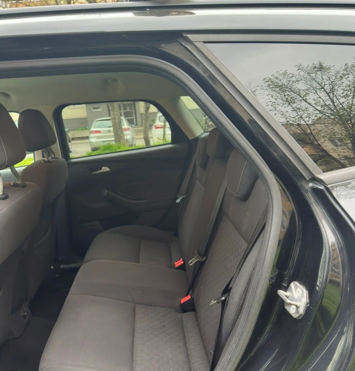 Ford Focus 2.0TDCI 140к.с./Парктроник/Авт.Паркиране/Клима, снимка 13 - Автомобили и джипове - 54169317