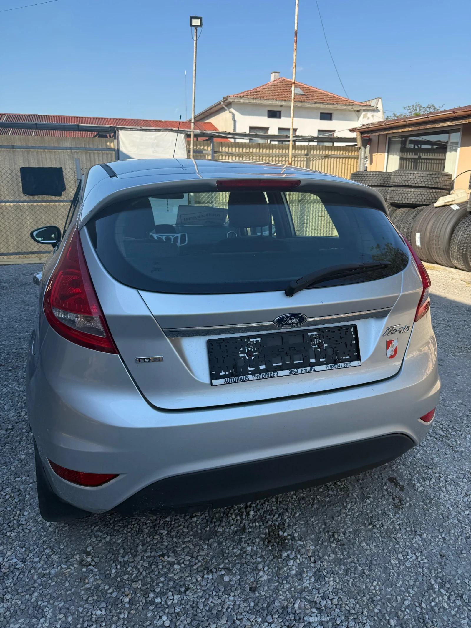 Ford Fiesta 1.6TDCi, снимка 5 - Автомобили и джипове - 54442780
