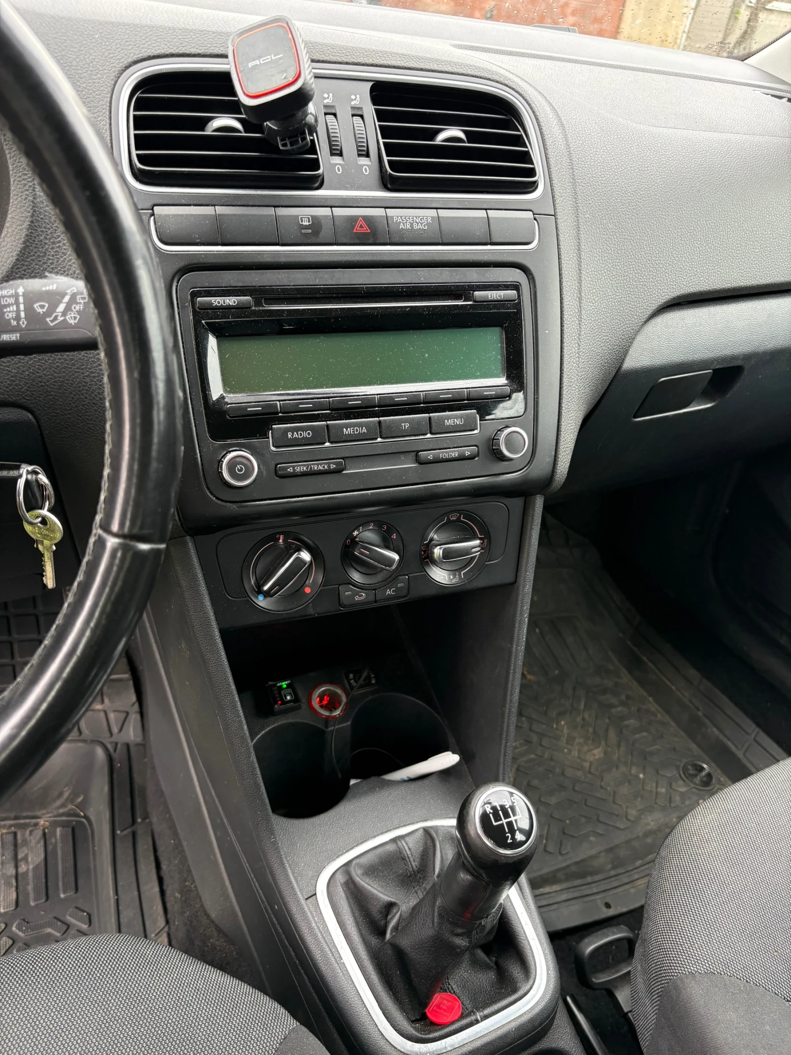 VW Polo Газ/бензин 1.2, снимка 10 - Автомобили и джипове - 54486520