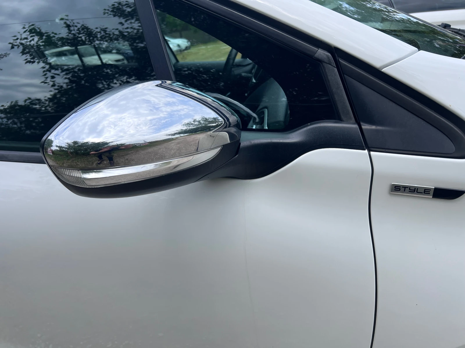 Peugeot 208 1.6hdi, снимка 4 - Автомобили и джипове - 54604007