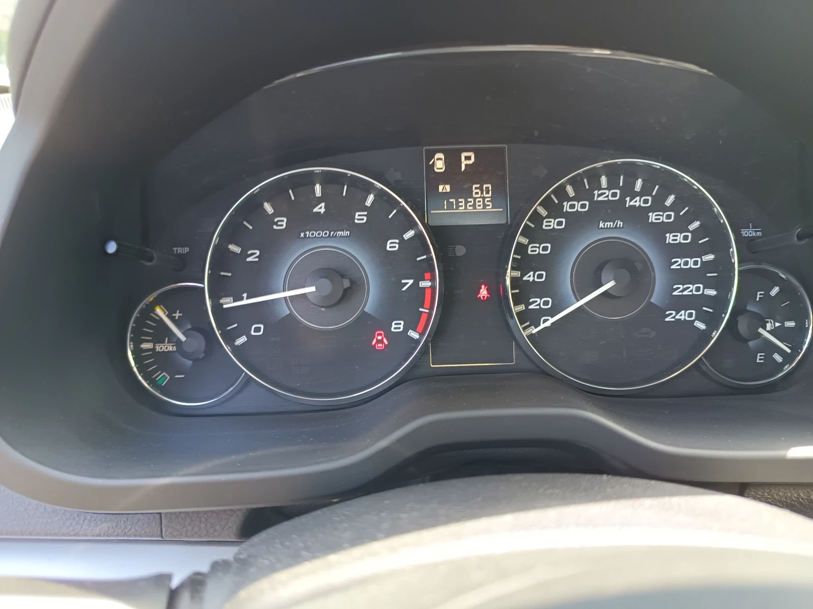 Subaru Legacy 2.0i Automat, снимка 14 - Автомобили и джипове - 54928884