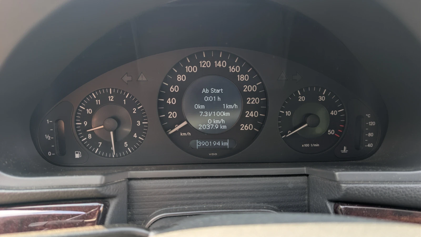 Mercedes-Benz E 220 E220, снимка 10 - Автомобили и джипове - 54993987