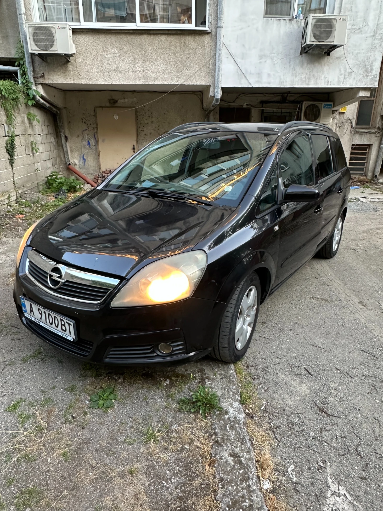 Opel Zafira ПЪРВИ СОБСТВЕНИК, РЕАЛНИ КИЛОМЕТРИ, снимка 5 - Автомобили и джипове - 55016252