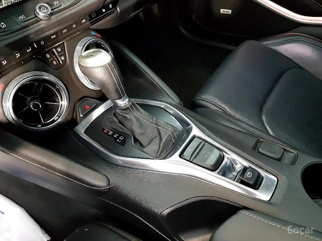 Chevrolet Camaro SS* 6.2* V8* ПОДГРЕВ* ОБДУХВАНЕ* КАМЕРА* КЕЙЛЕС* , снимка 8 - Автомобили и джипове - 55259981