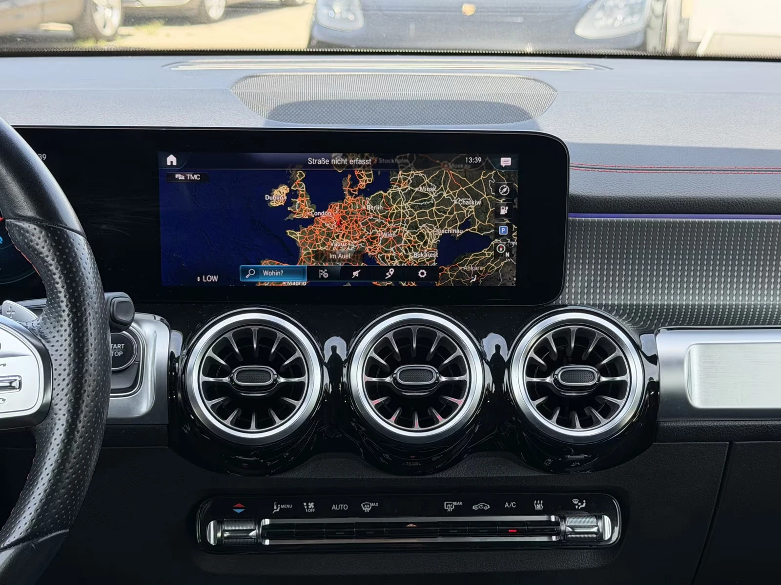 Mercedes-Benz EQB 300/AMG/228HP/4MATIC/СЕРТ/CAM/LED/NAVI/CPLAY/555q, снимка 10 - Автомобили и джипове - 55484826