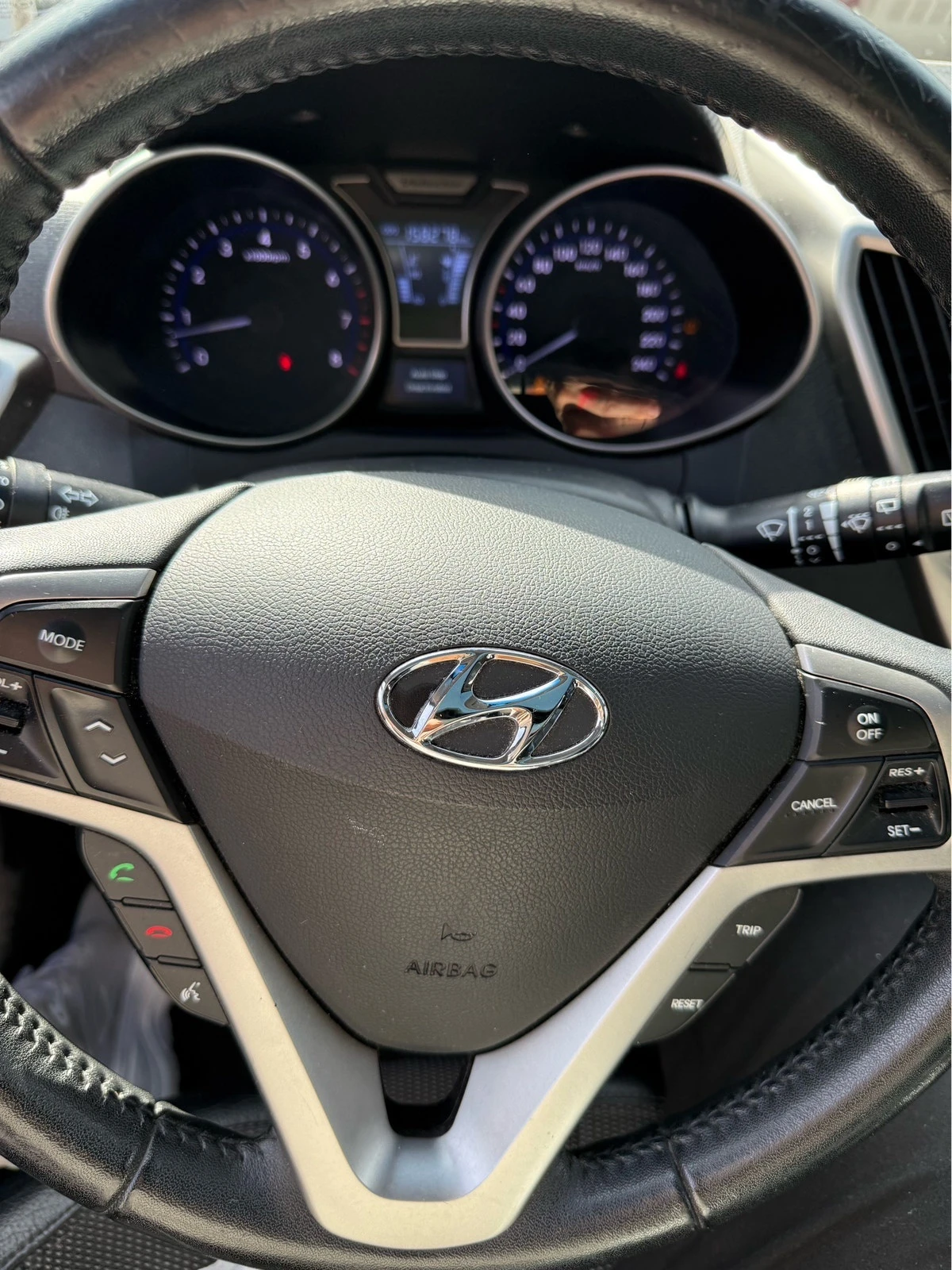 Hyundai Veloster  1.6 GDi Tech Pack, снимка 7 - Автомобили и джипове - 56140631