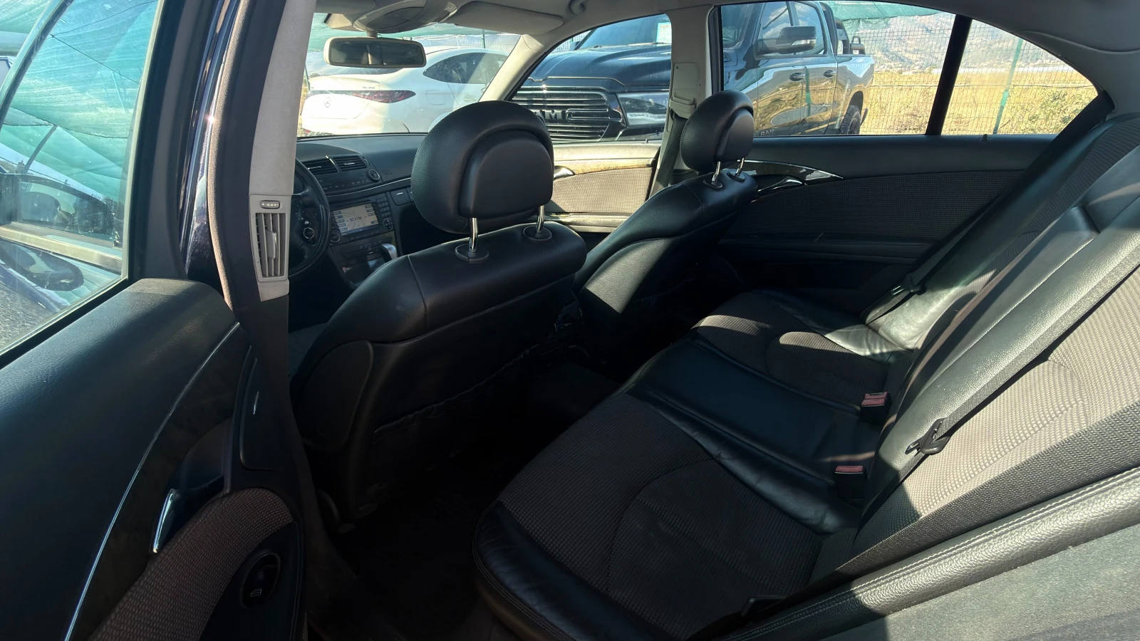 Mercedes-Benz E 200 2.0CDI* 120 к.с* , снимка 11 - Автомобили и джипове - 56231814