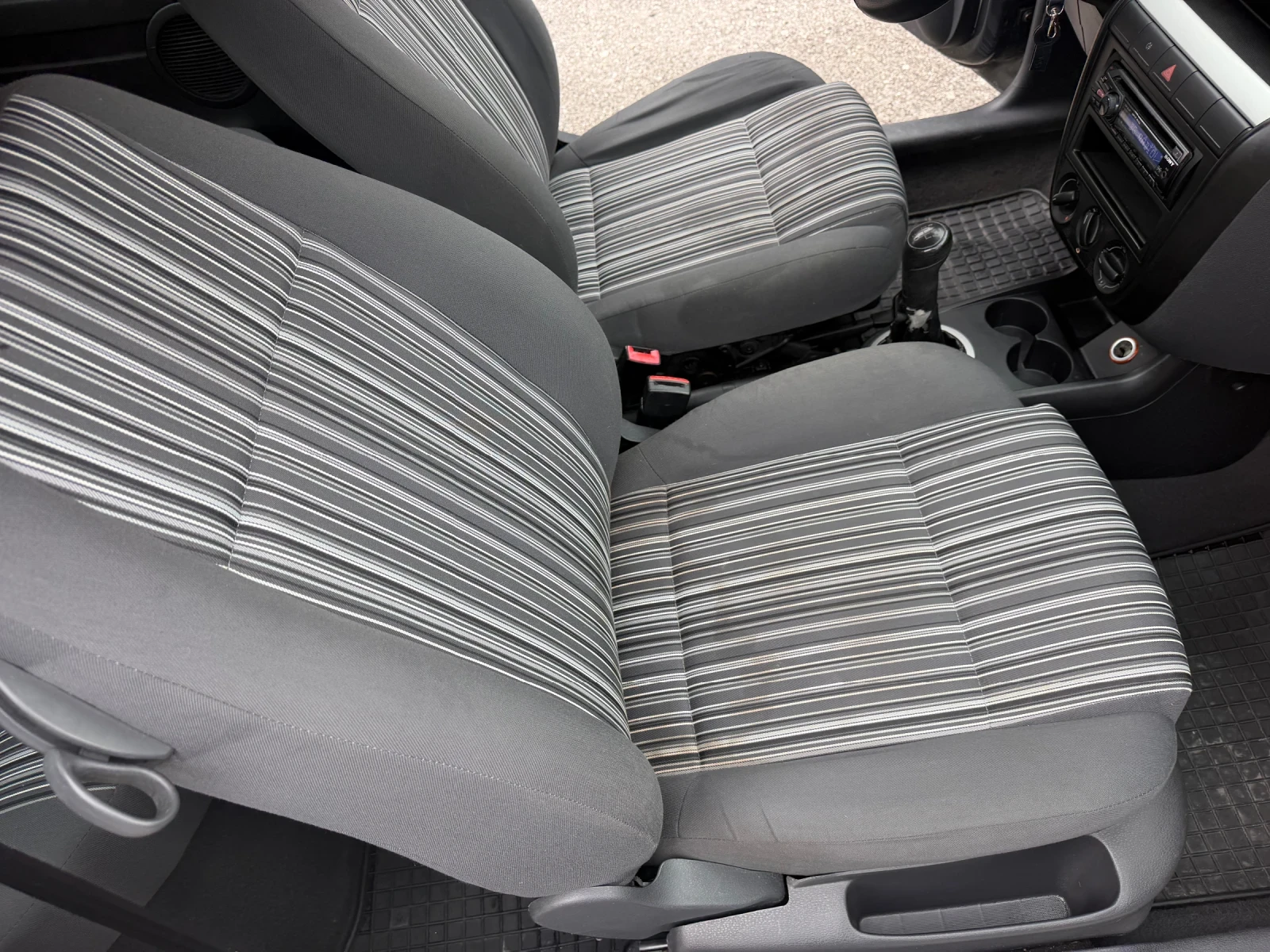 VW Fox 1.2* REALNI KM* , снимка 10 - Автомобили и джипове - 56270365