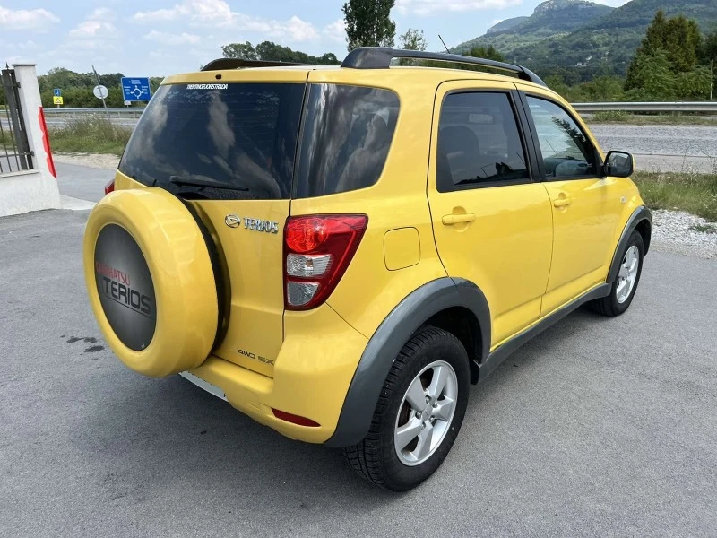 Daihatsu Terios 1.5I 105кс 4Х4 КЛИМАИК РЕГИСТРИРАН ОБСЛУЖЕН, снимка 4 - Автомобили и джипове - 46664274