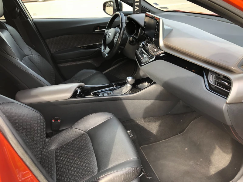 Toyota C-HR 2.0 HSD Cuore, снимка 10 - Автомобили и джипове - 47548688