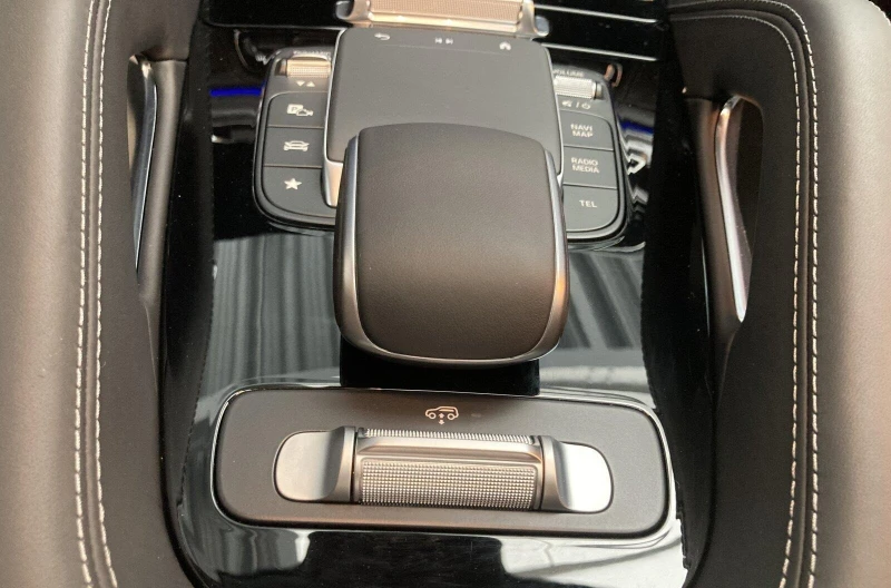 Mercedes-Benz GLS 63 AMG /4-MATIC/FACELIFT/BURM/PANO/ACTIVE RIDE/HEAD UP/TV, снимка 13 - Автомобили и джипове - 52049722