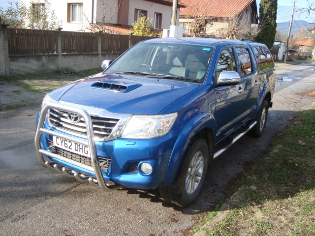 Toyota Hilux 3.0D-4D, снимка 2 - Автомобили и джипове - 53048447