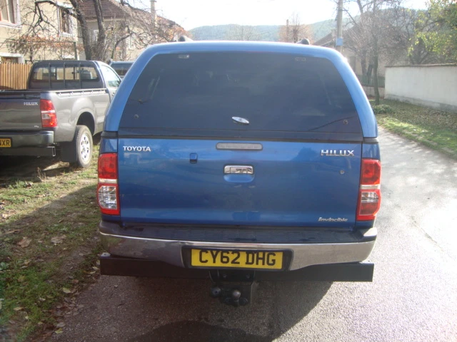 Toyota Hilux 3.0D-4D, снимка 6 - Автомобили и джипове - 53048447