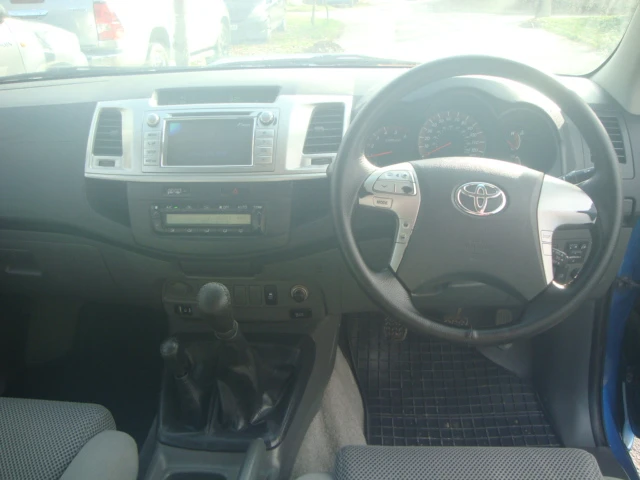 Toyota Hilux 3.0D-4D, снимка 10 - Автомобили и джипове - 53048447