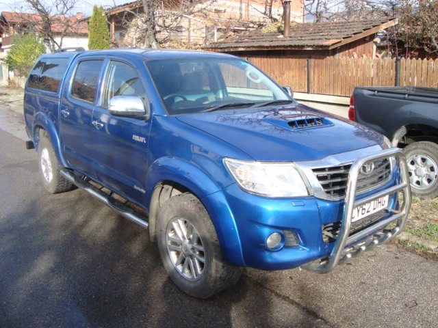 Toyota Hilux 3.0D-4D, снимка 3 - Автомобили и джипове - 53048447